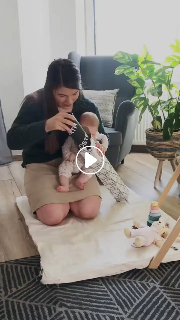 Capturing the First Size – Customers with Their Birth Posters